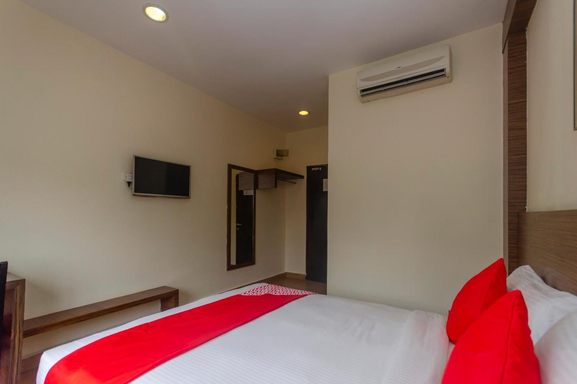 Super Oyo 596 The Vintage Hotel Johor Bahru Kültér fotó