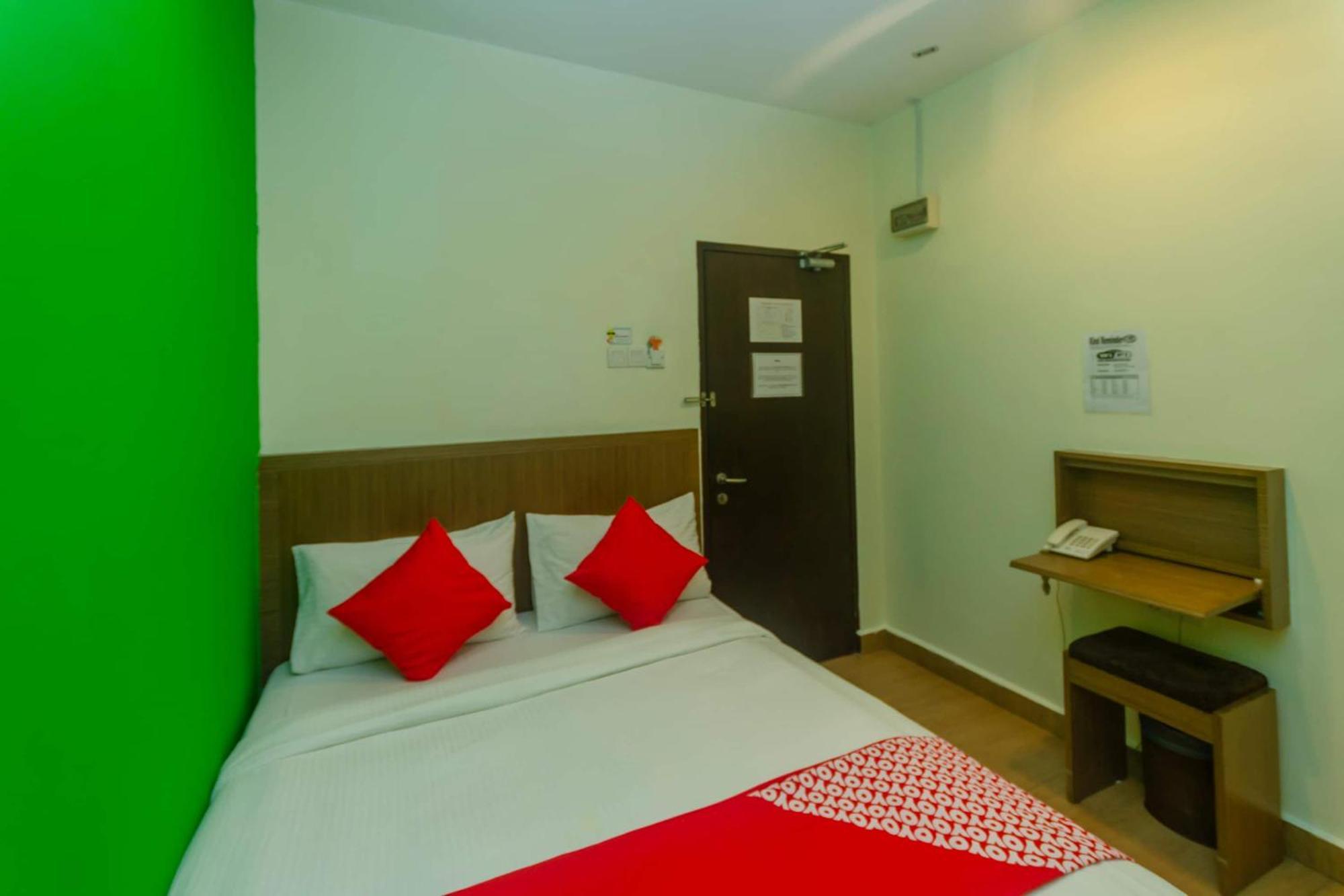 Super Oyo 596 The Vintage Hotel Johor Bahru Kültér fotó
