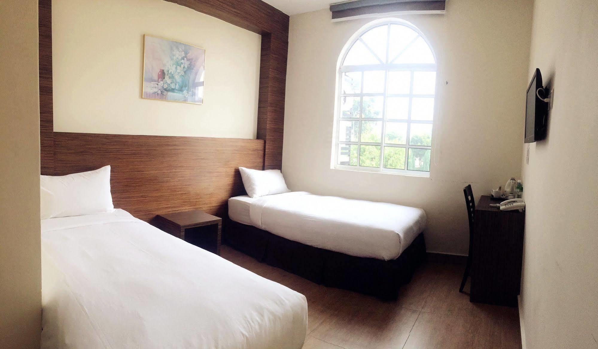 Super Oyo 596 The Vintage Hotel Johor Bahru Kültér fotó
